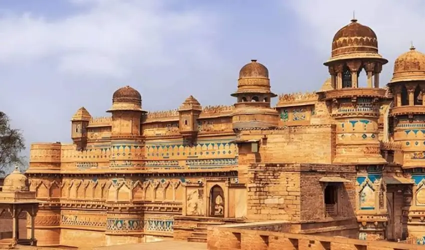 India for History & Archaeology Lovers: The Ultimate UNESCO Heritage Road Trip by Private Car