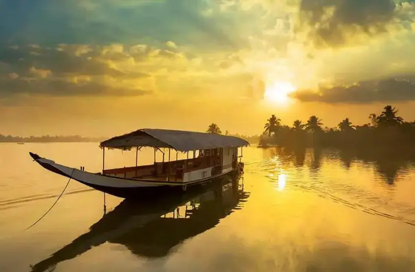 Luxury Kerala Backwaters Tour for Seniors